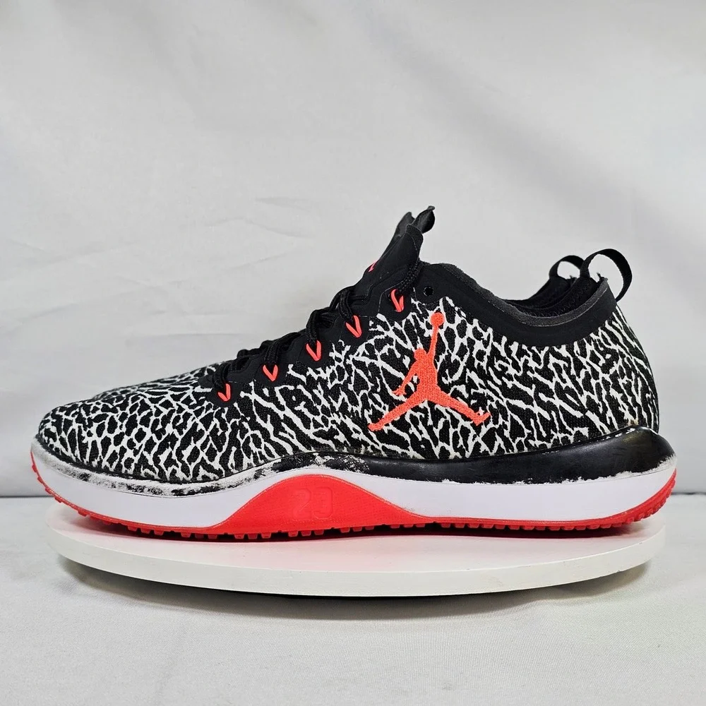 Jordan Trainer 1 Low Black White Infrared Elephant Print 845403-006 Mens 10.5